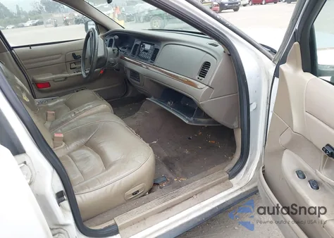 2002 Ford Crown Victoria Lx z USA, uszkodzony, nr VIN 2FAFP74W52X126099